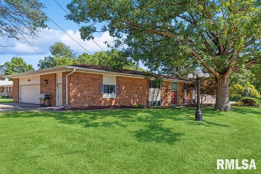 1st image of 305 22nd Avenue Ct