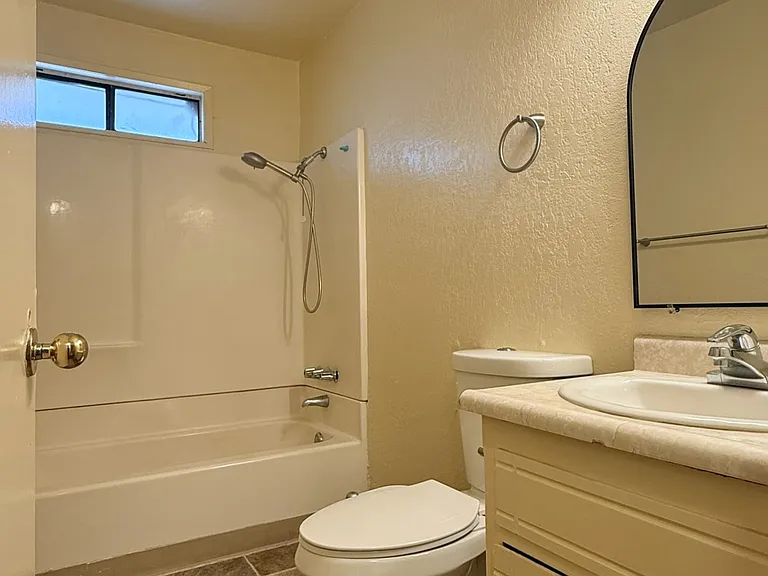 2591 Glen Ave — Photo 14