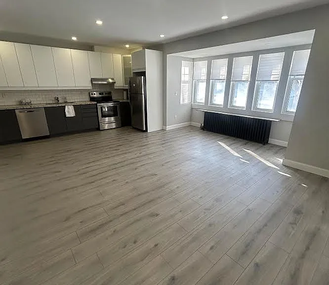 485 Oriole Pkwy #MAIN — Photo 2