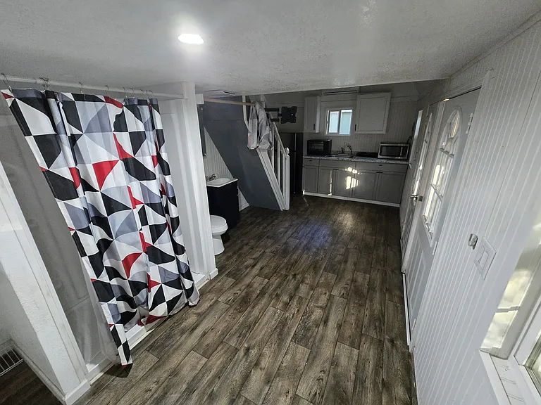 3304 Palmway Dr — Photo 2