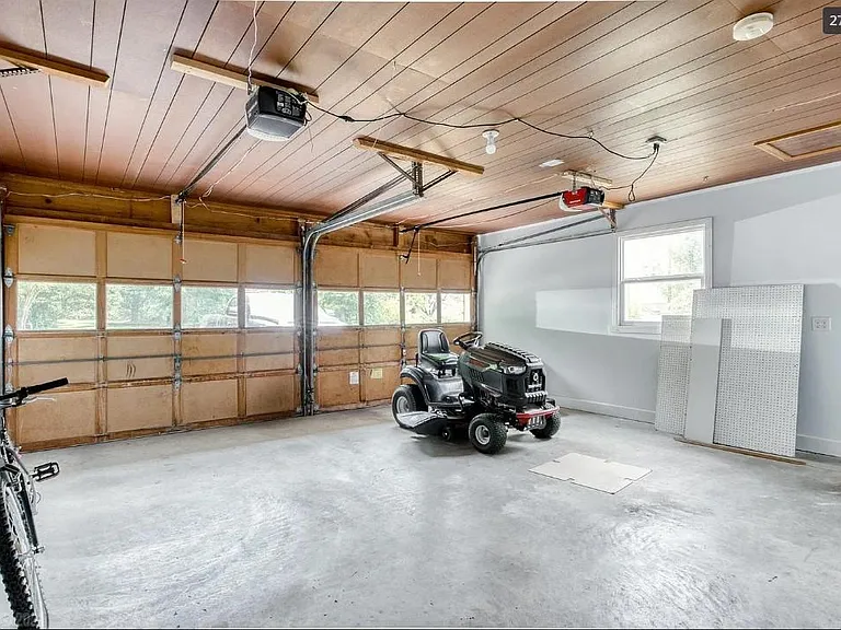 900 Broce Dr — Photo 38