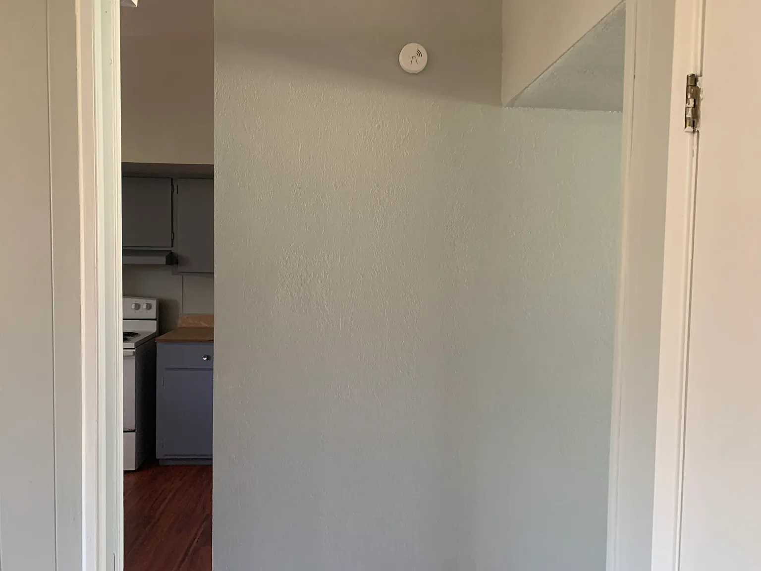 2 bed, 900 sqft, $975 — Photo 2