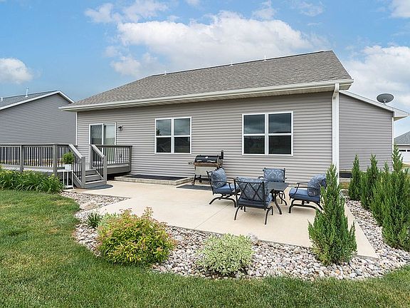 3rd image of 1870 Stone Creek Cir