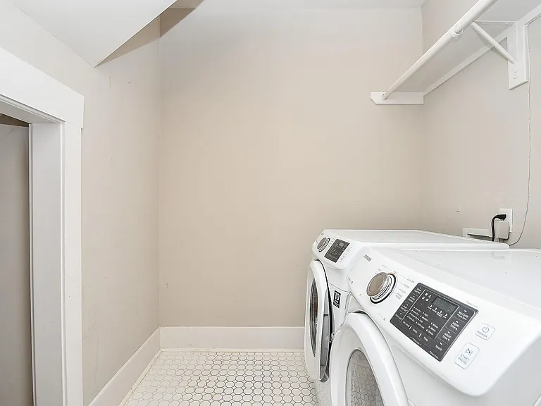 1307 Walton St — Photo 14
