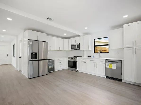 699 NE 40th Street, Oakland Park, FL 33334