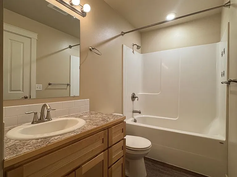 2225 N Airport Rd — Photo 23