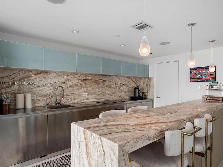 1040 Biscayne Blvd #Penthouse 4607 — Photo 28