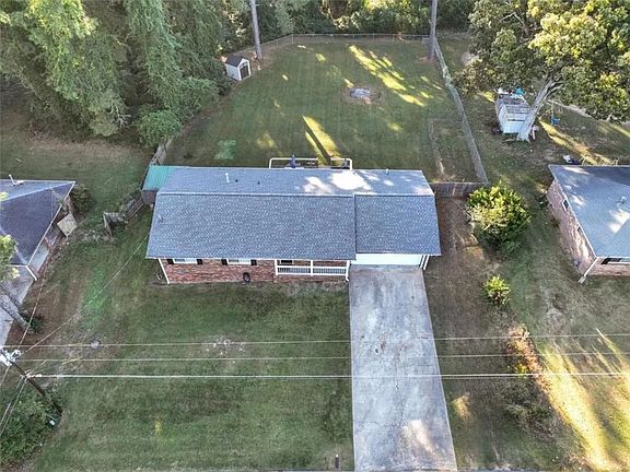 3rd image of 3694 Wedgewood Dr