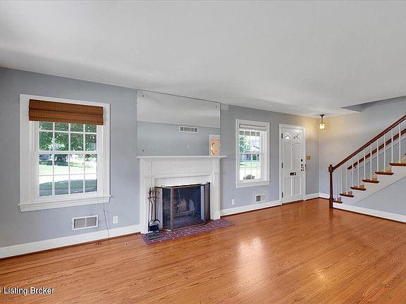 4th image of 3000 Spencer Ave