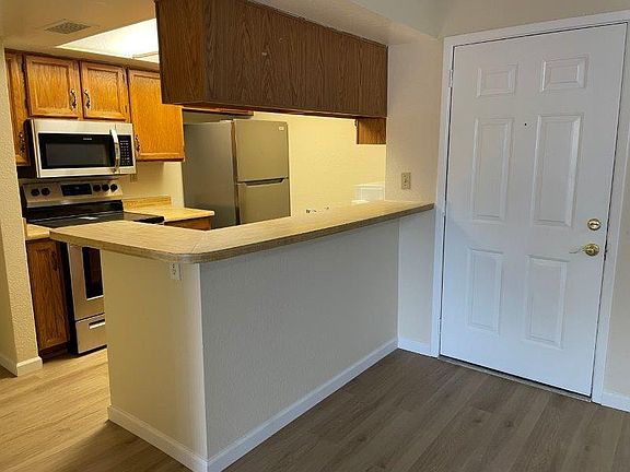 3rd image of 540 N May St APT 1060