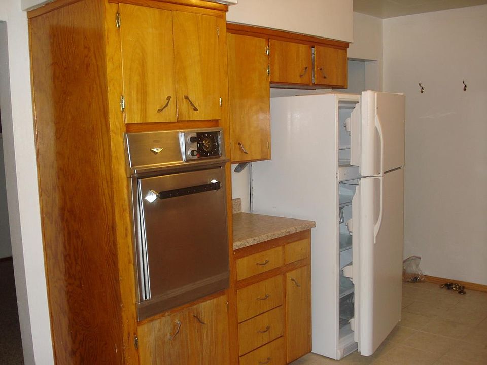 2nd image of 433 Locust St