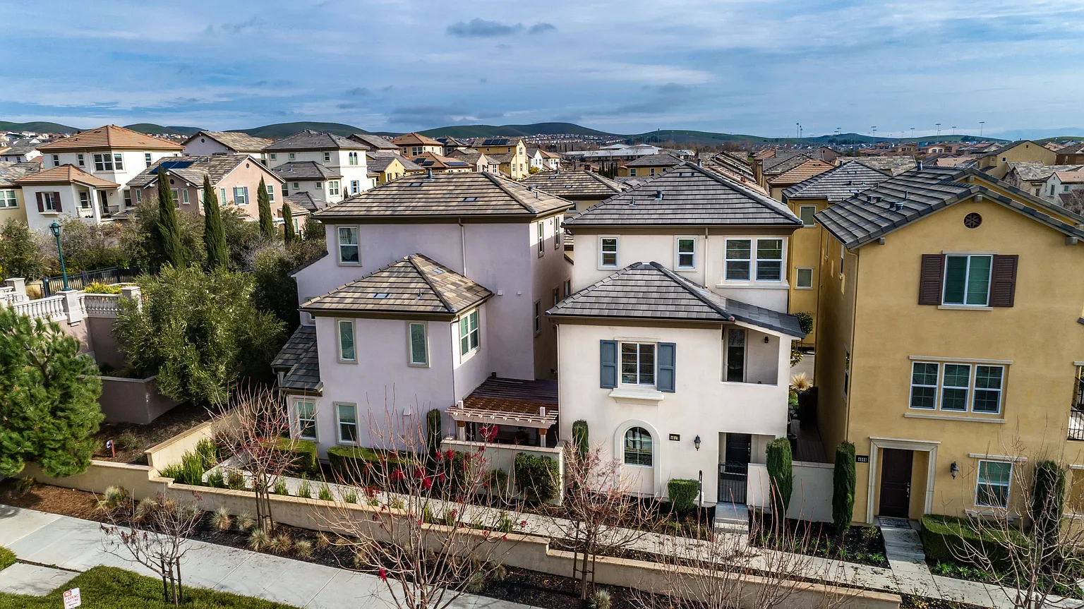 4617 Grafton St photo 1