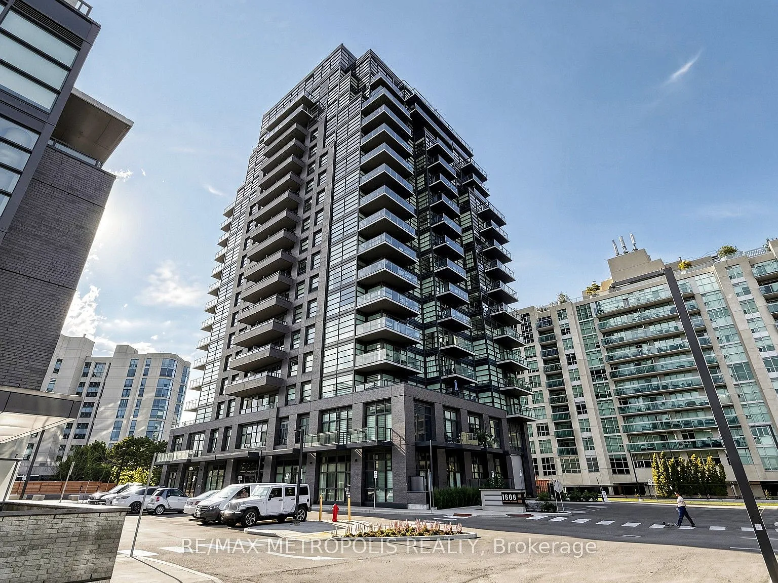 3 bed, $2,900 — Photo 1