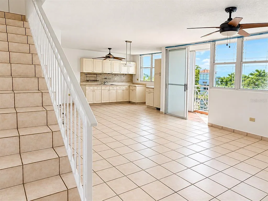 3 bed, 2.0 bath, 1427 sqft, $1,700 — Photo 2