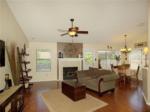 4th image of 1304 Lauretta Wood Dr
