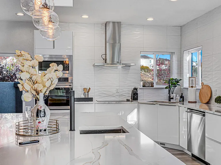 Bright and modern theme!