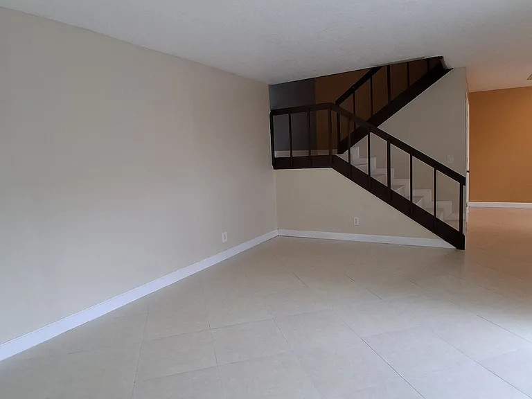 303 Waterview Dr — Photo 34