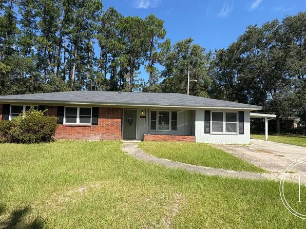 14 Palm Dr, Hinesville, GA 31313