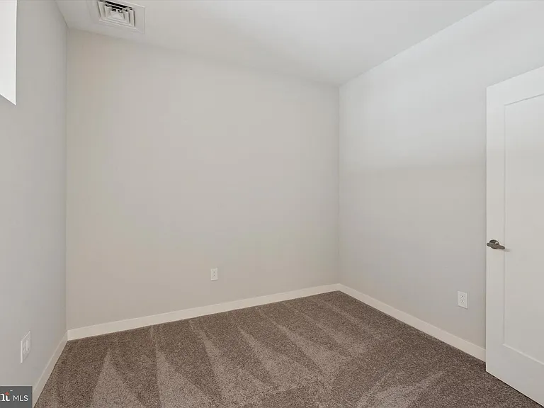 1219-23 Constitution Ave #2354 — Photo 4