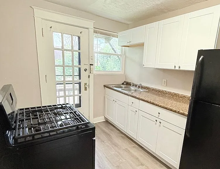 200-223 Gilliland Pl — Photo 5
