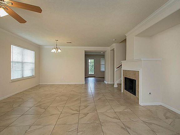 2nd image of 7814 Suffield Glen Ln