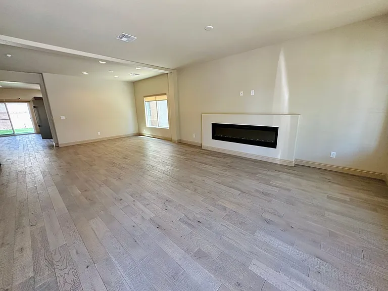 9842 Russian Hill St — Photo 3