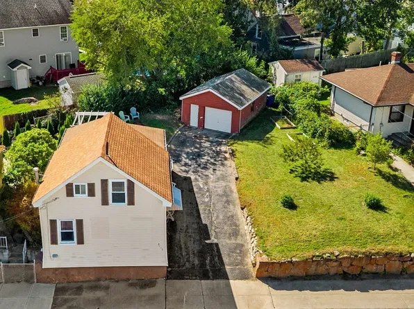 2113 Pleasant St, Fall River, MA 02723