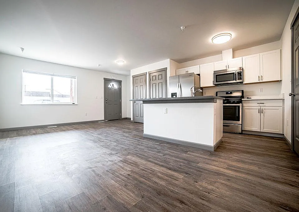 405 E Auklet Ave #8
