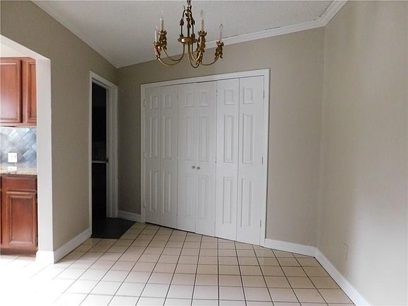 3rd image of 6006 Worth St #4