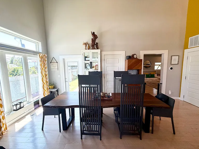 1014 S Quincy Ave — Photo 9