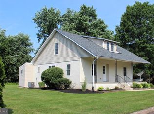 110 Jenkins Ave, Colmar, PA 18915