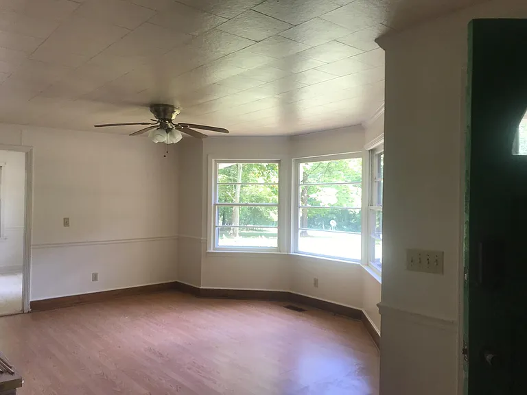 Sparrow Springs Rd — Photo 18