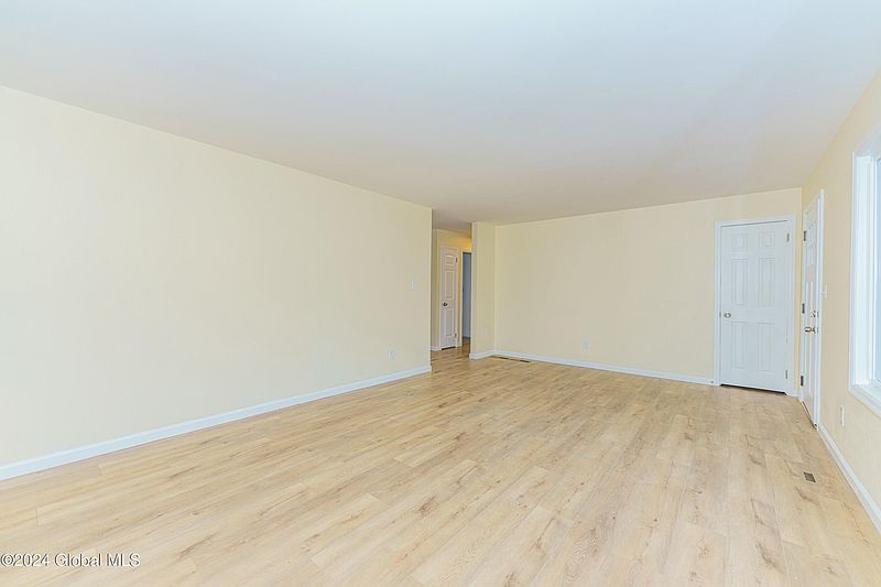 4th image of 1 Kinder Lane