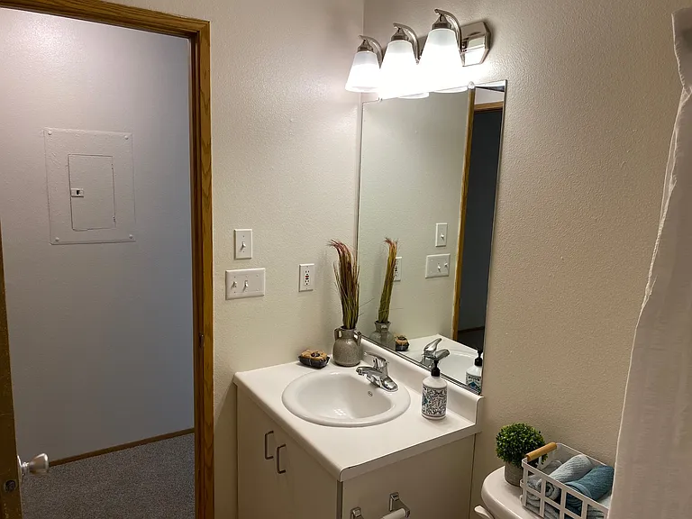 The Heights Apartments — Photo 48