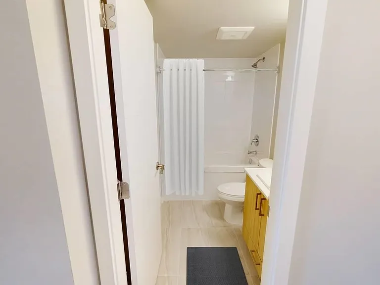 408 E Columbia St #406 — Photo 8