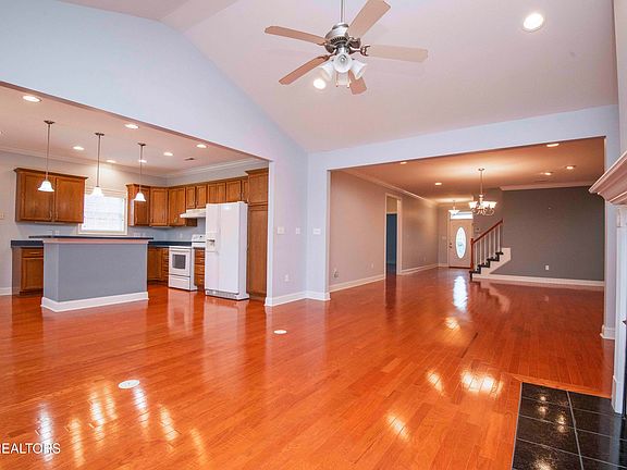 5th image of 110 Waterston Way