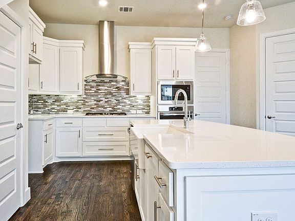 Lots of cabinet space