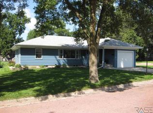 713 Washington Ave, Dell Rapids, SD 57022