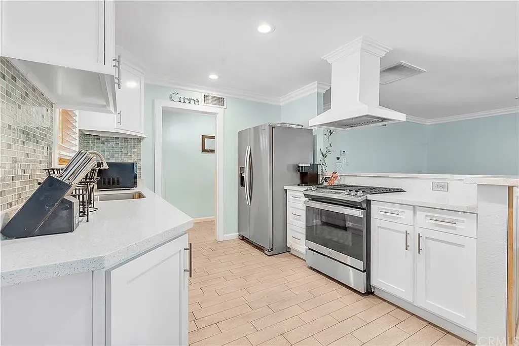 3 bed, 1332 sqft, $6,500 — Photo 4