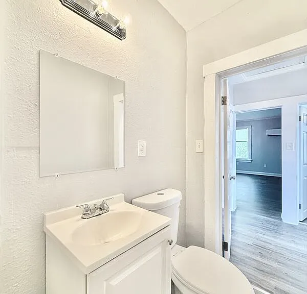 711 18th Ave S #2 — Photo 27