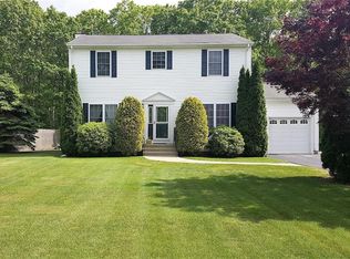 68 Hunters Crossing Dr, Coventry, RI 02816