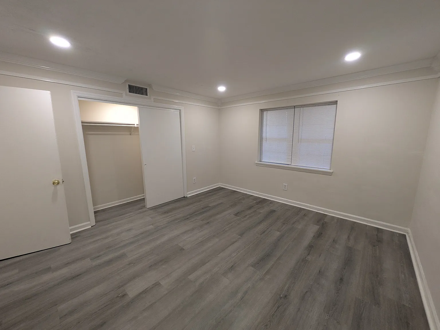 1 bed, 768 sqft, $1,300 — Photo 4
