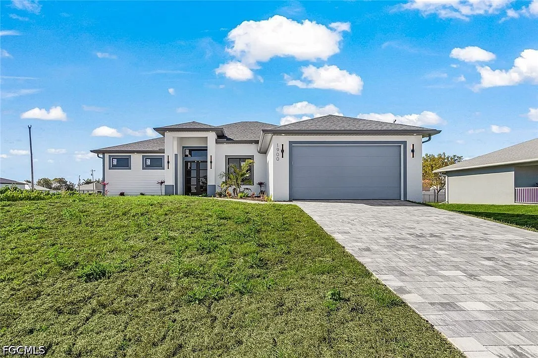 4 bed, 3.0 bath, 2009 sqft, $2,700 — Photo 1
