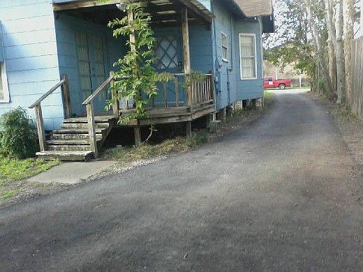 2nd image of 436 W 17th St