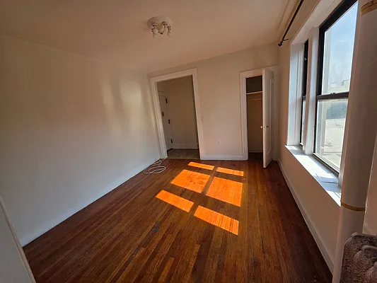 Rented by City Skyline Rentals LLC | media 7