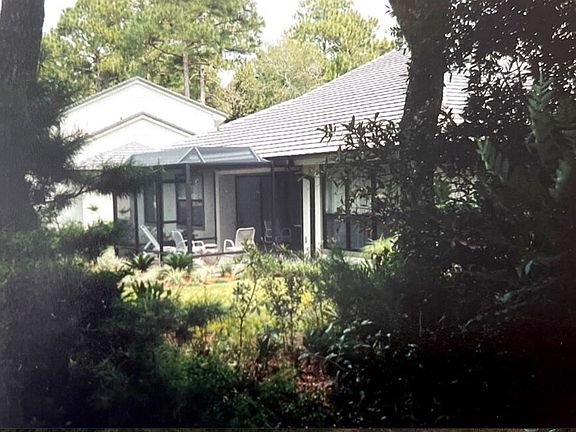 2nd image of 28 Balmoral Dr