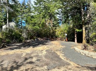 253 Outer Dr, Florence, OR 97439