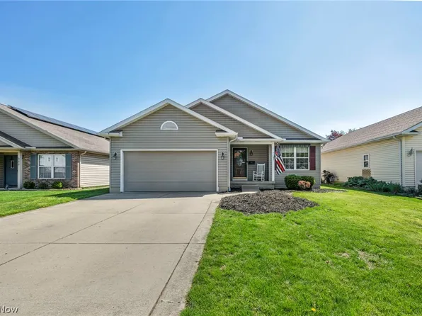 325 Longfellow St, Elyria, OH 44035