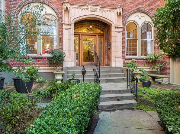 124 Warren Avenue N Apt B, Seattle, WA 98109
