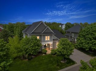 2451 Fieldstone Curv, Woodbury, MN 55129